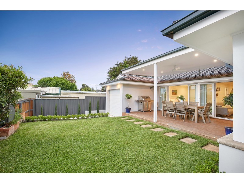 32 Unwins Bridge  Road, St Peters NSW 2044
