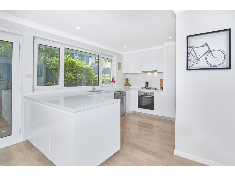 32 Unwins Bridge  Road, St Peters NSW 2044