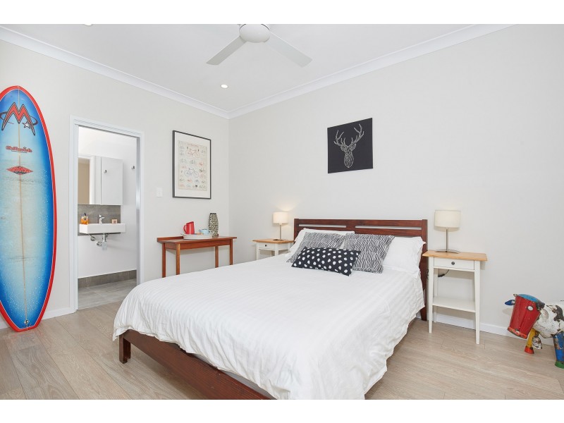 32 Unwins Bridge  Road, St Peters NSW 2044
