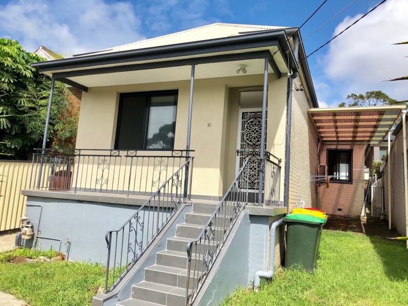 16 Hillcrest Street, Tempe NSW 2044