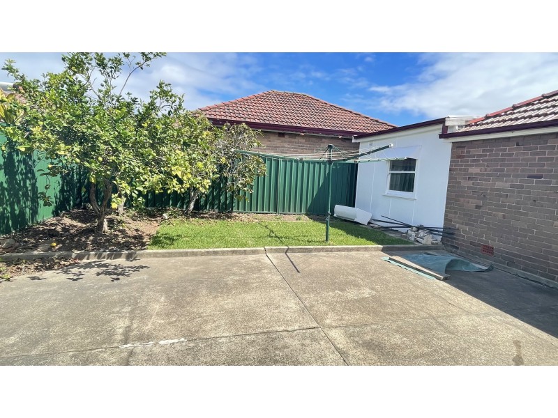 4 Doris Avenue, Earlwood NSW 2206