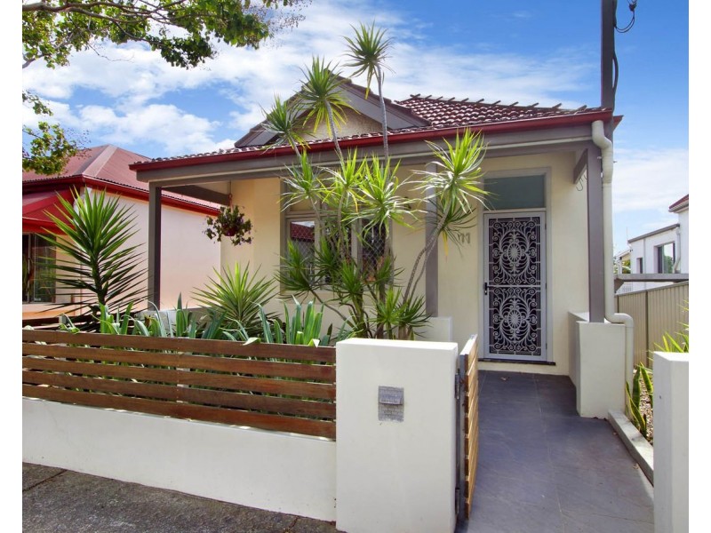 11 Lymerston Street, Tempe NSW 2044