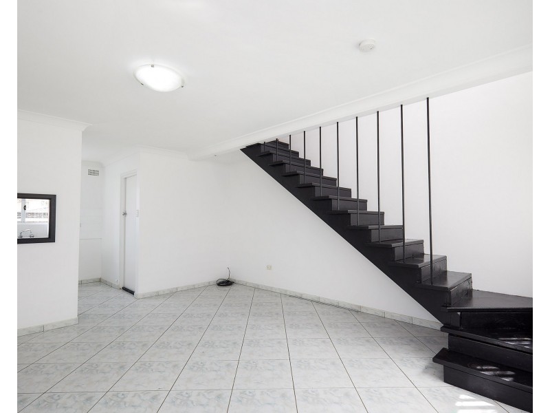 7/25 Blenman Avenue, Punchbowl NSW 2196