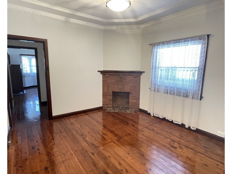 4 Doris Avenue, Earlwood NSW 2206