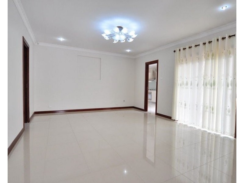 2A Tanderra Avenue, Carlingford NSW 2118