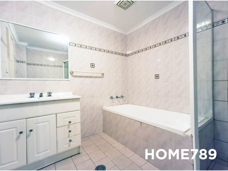 2/52 West  Street, Hurstville NSW 2220