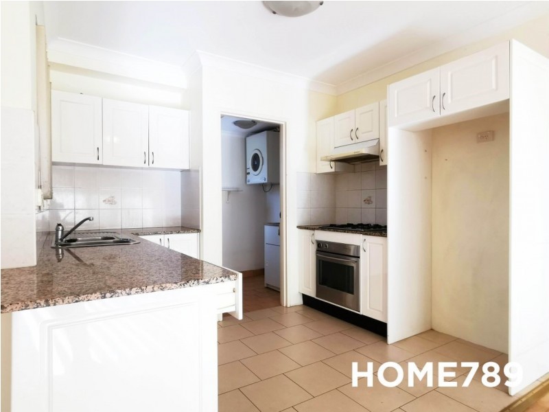 2/52 West  Street, Hurstville NSW 2220