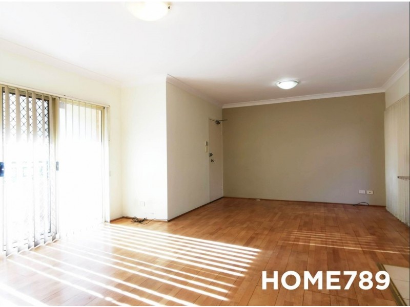 2/52 West  Street, Hurstville NSW 2220