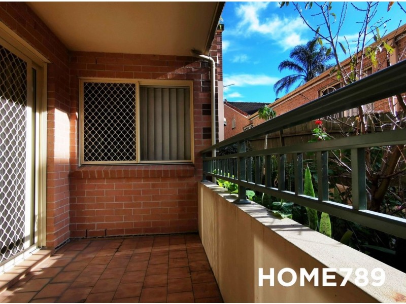 2/52 West  Street, Hurstville NSW 2220