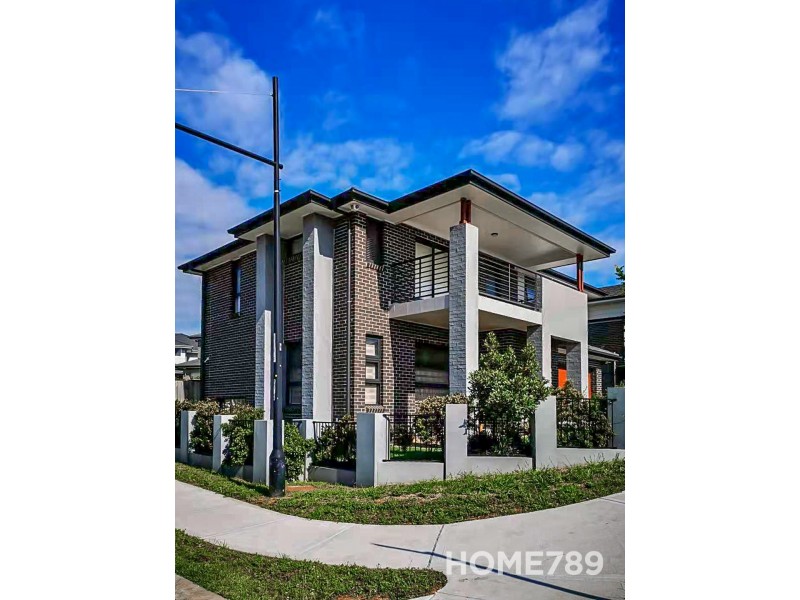 76 University Drive, Campbelltown NSW 2560