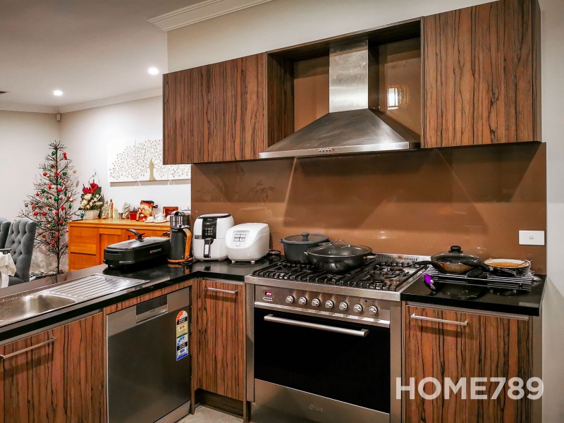 76 University Drive, Campbelltown NSW 2560