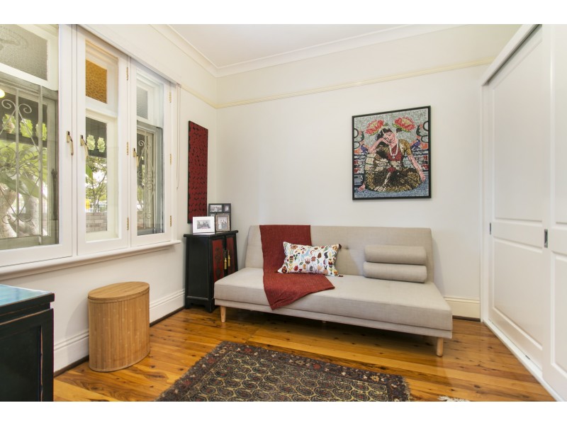 144 Unwins Bridge Road, St Peters NSW 2044