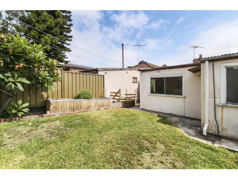 10 John Street, Tempe NSW 2044