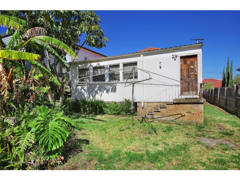 23 Richard Avenue, Earlwood NSW 2206