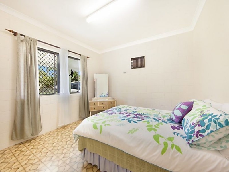 15 Tracey St, Balgal Beach QLD 4816