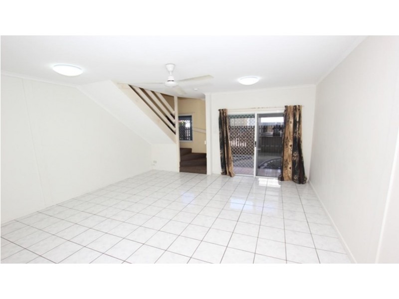 8/5 Balaclava Road, Earlville QLD 4870