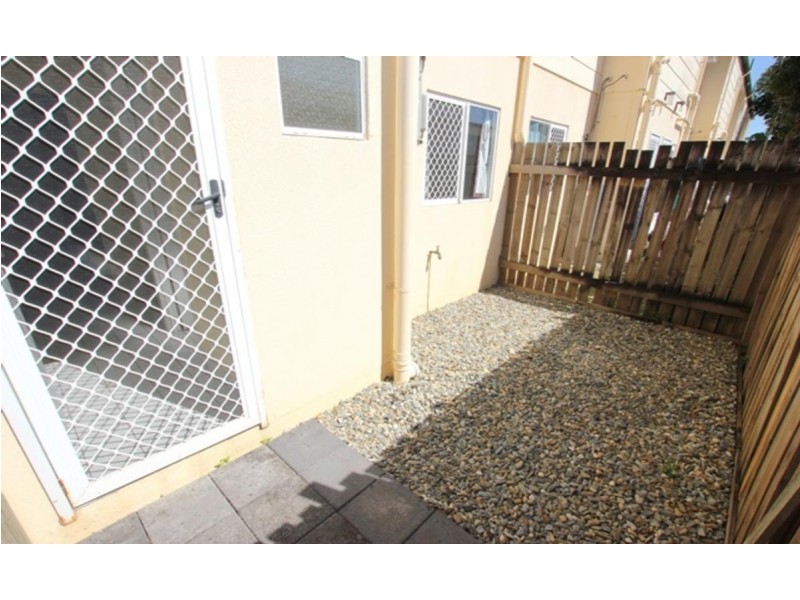 8/5 Balaclava Road, Earlville QLD 4870