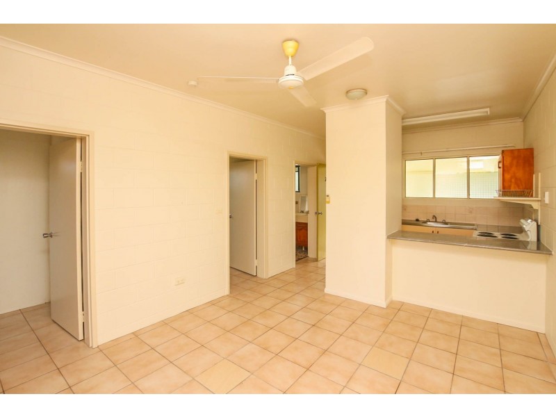 23/215 McLeod Street, Cairns North QLD 4870