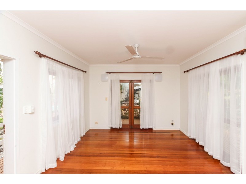 6/76 Cedar Road, Palm Cove QLD 4879