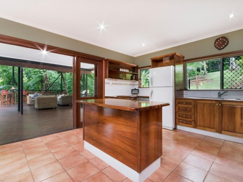 969 Redlynch Intake Road, Redlynch QLD 4870