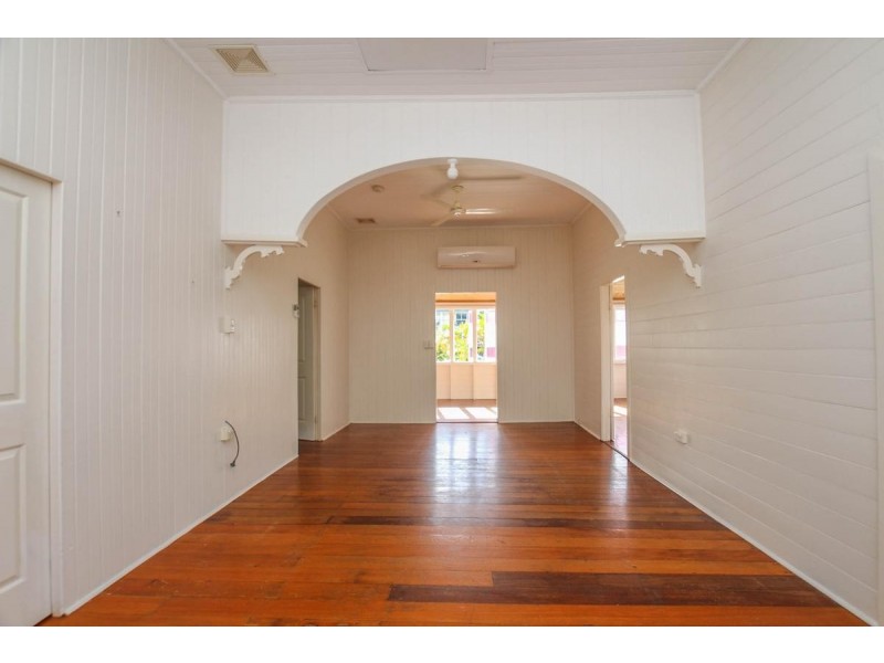 211 McLeod Street, Cairns North QLD 4870