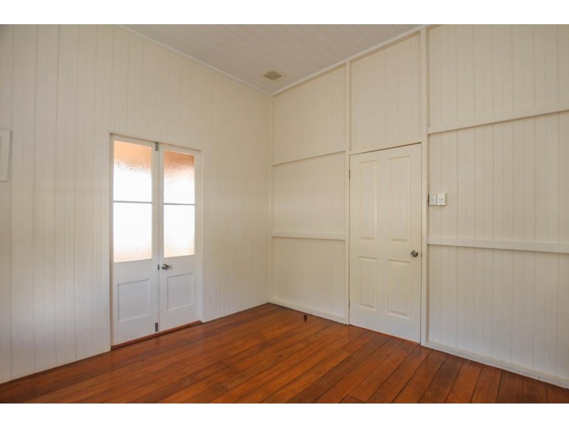 211 McLeod Street, Cairns North QLD 4870