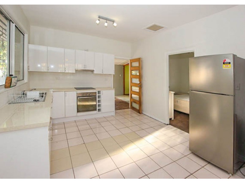 43 Machans Street, Machans Beach QLD 4878