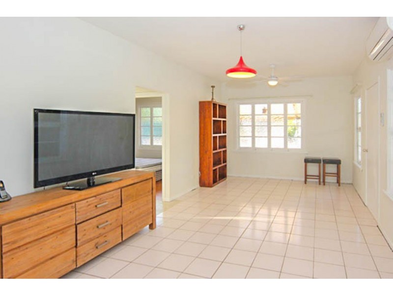 43 Machans Street, Machans Beach QLD 4878