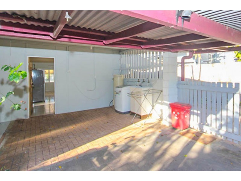 43 Machans Street, Machans Beach QLD 4878