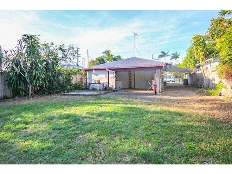 43 Machans Street, Machans Beach QLD 4878