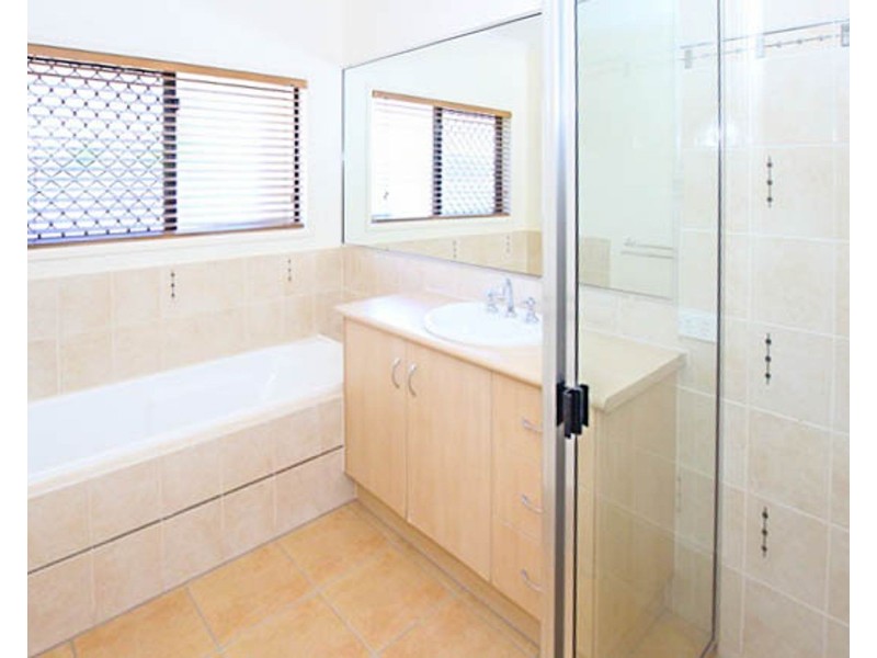 2 Greendale Close, Brinsmead QLD 4870