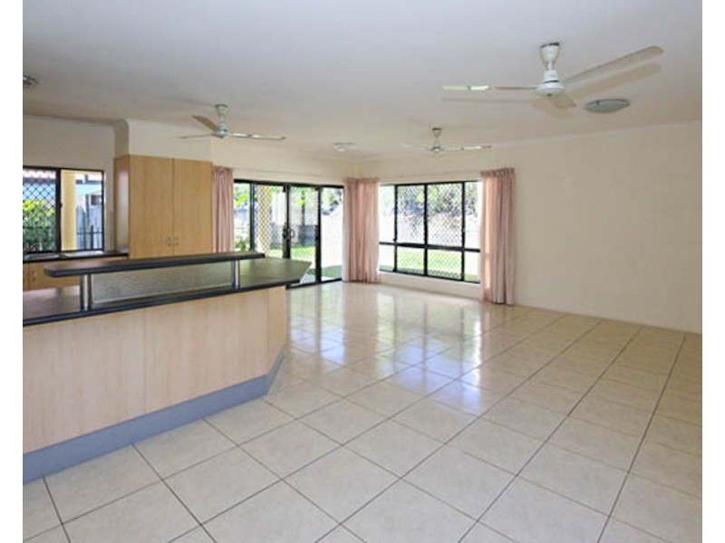 2 Greendale Close, Brinsmead QLD 4870