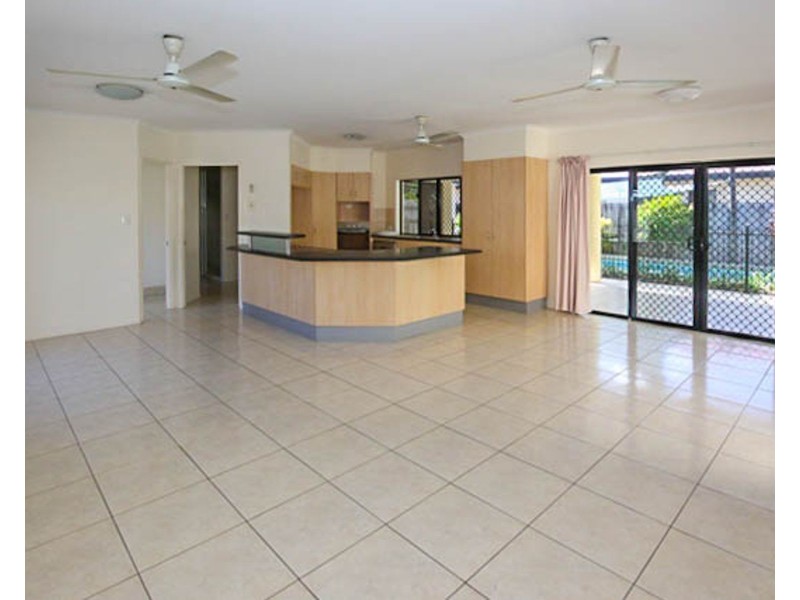 2 Greendale Close, Brinsmead QLD 4870