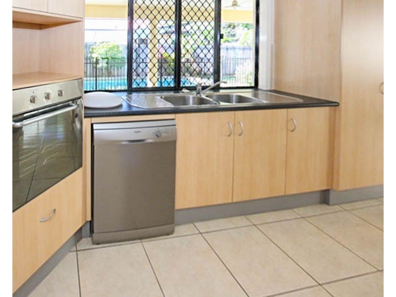 2 Greendale Close, Brinsmead QLD 4870