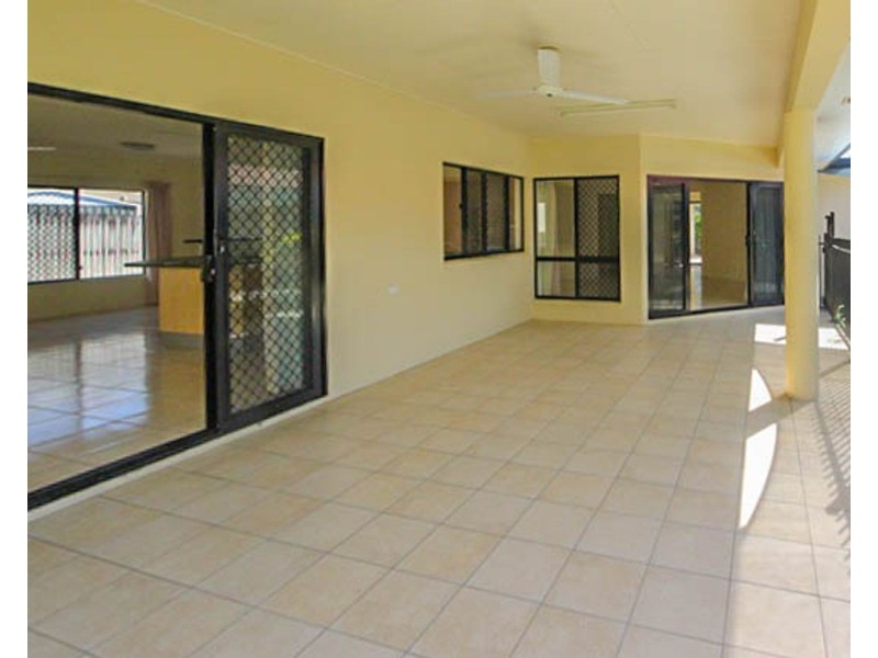 2 Greendale Close, Brinsmead QLD 4870