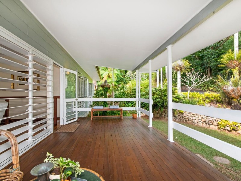 10 Blue Hills Crescent, Freshwater QLD 4870