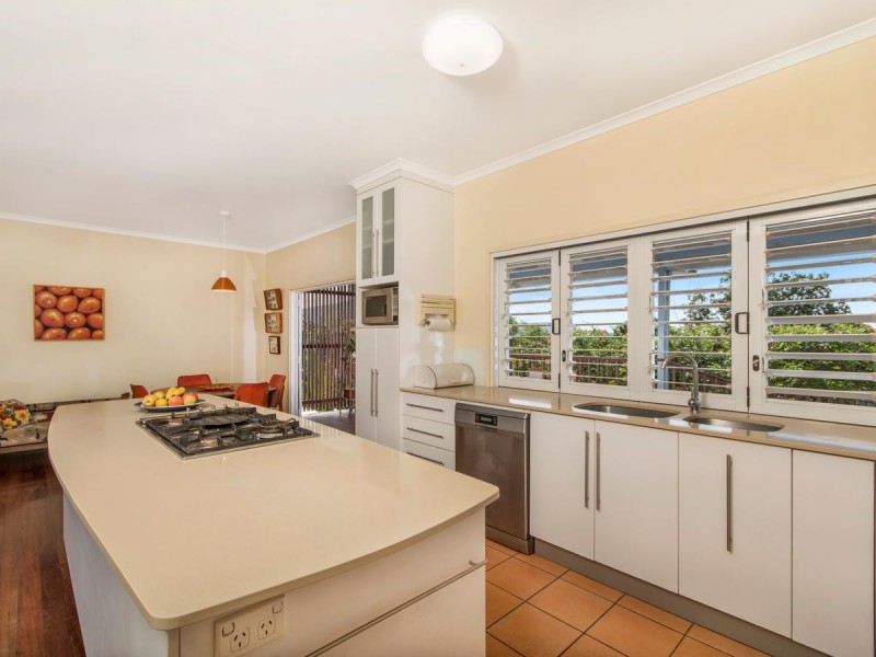 10 Blue Hills Crescent, Freshwater QLD 4870
