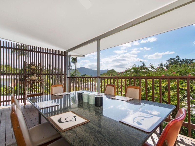 10 Blue Hills Crescent, Freshwater QLD 4870