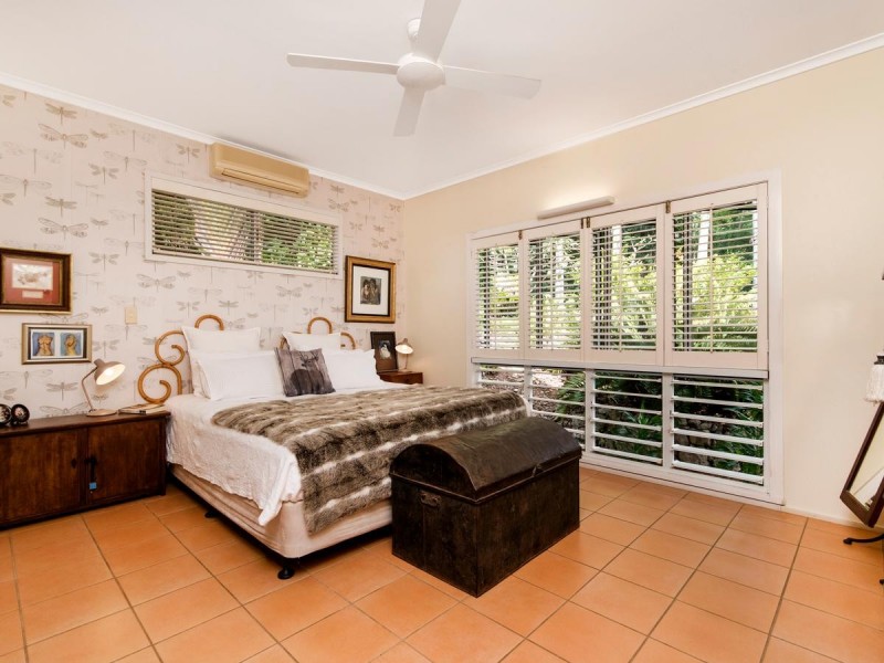 10 Blue Hills Crescent, Freshwater QLD 4870