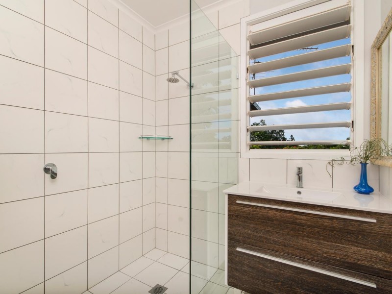 10 Blue Hills Crescent, Freshwater QLD 4870