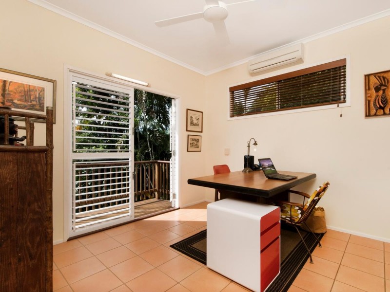 10 Blue Hills Crescent, Freshwater QLD 4870