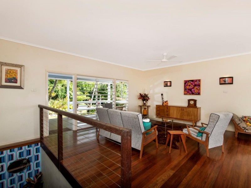 10 Blue Hills Crescent, Freshwater QLD 4870