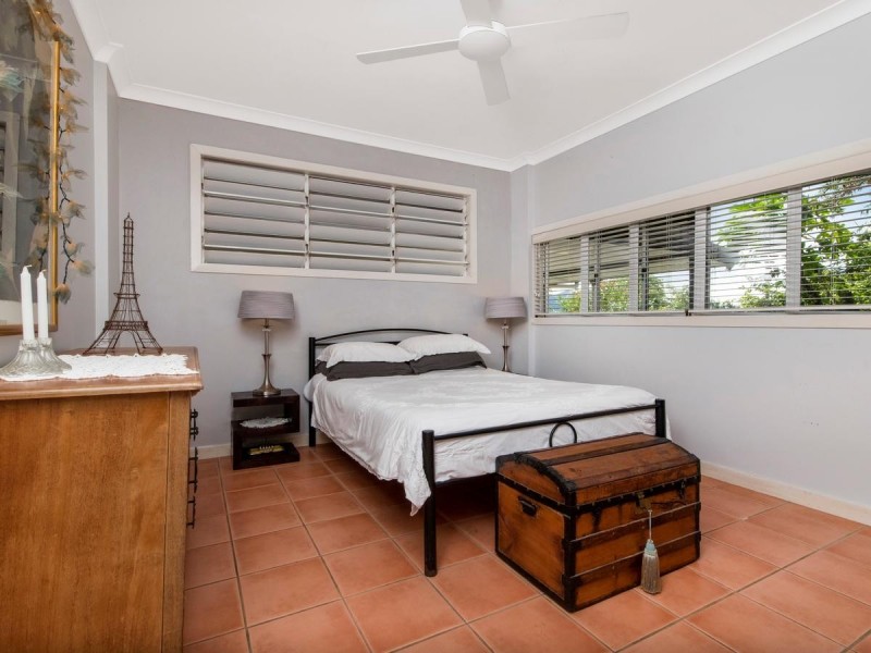 10 Blue Hills Crescent, Freshwater QLD 4870
