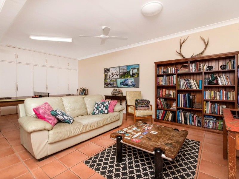 10 Blue Hills Crescent, Freshwater QLD 4870