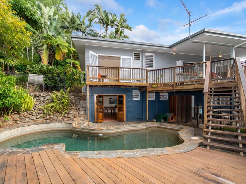 10 Blue Hills Crescent, Freshwater QLD 4870