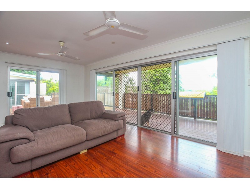 5 Sommerville Crescent, Whitfield QLD 4870