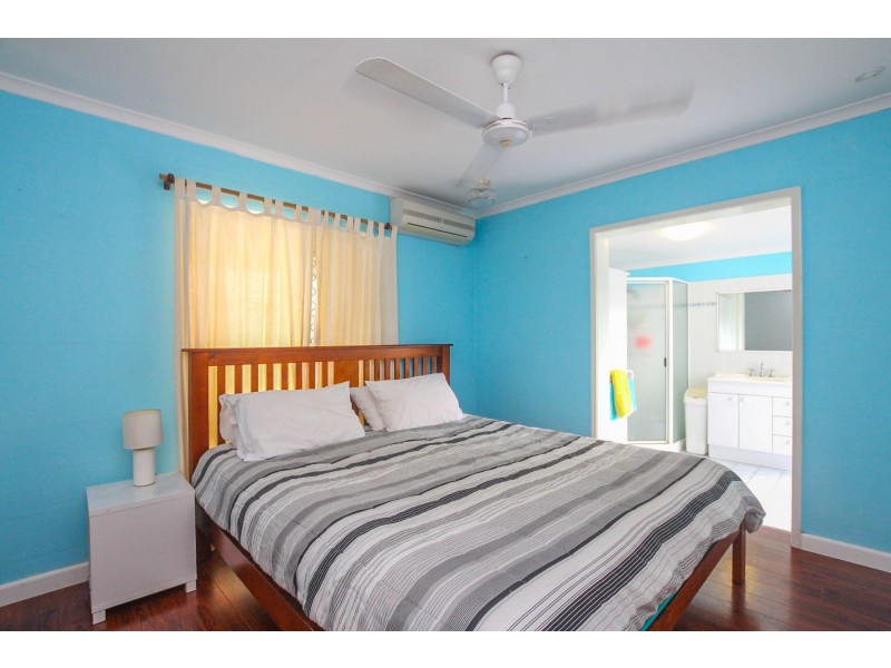 5 Sommerville Crescent, Whitfield QLD 4870