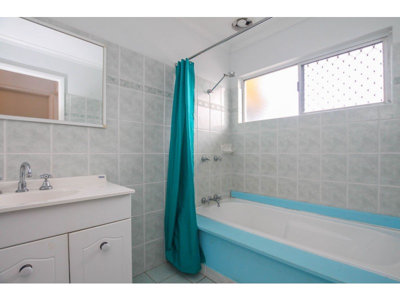 5 Sommerville Crescent, Whitfield QLD 4870