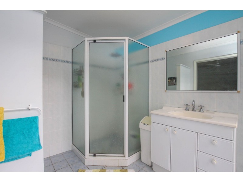 5 Sommerville Crescent, Whitfield QLD 4870