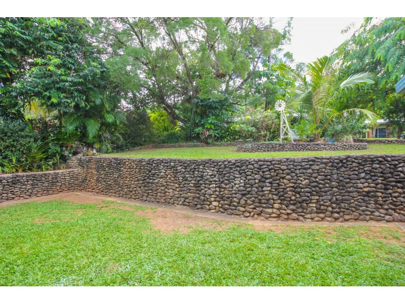 5 Sommerville Crescent, Whitfield QLD 4870